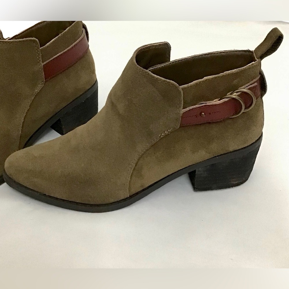 American Eagle Outfitters Brown boots 9